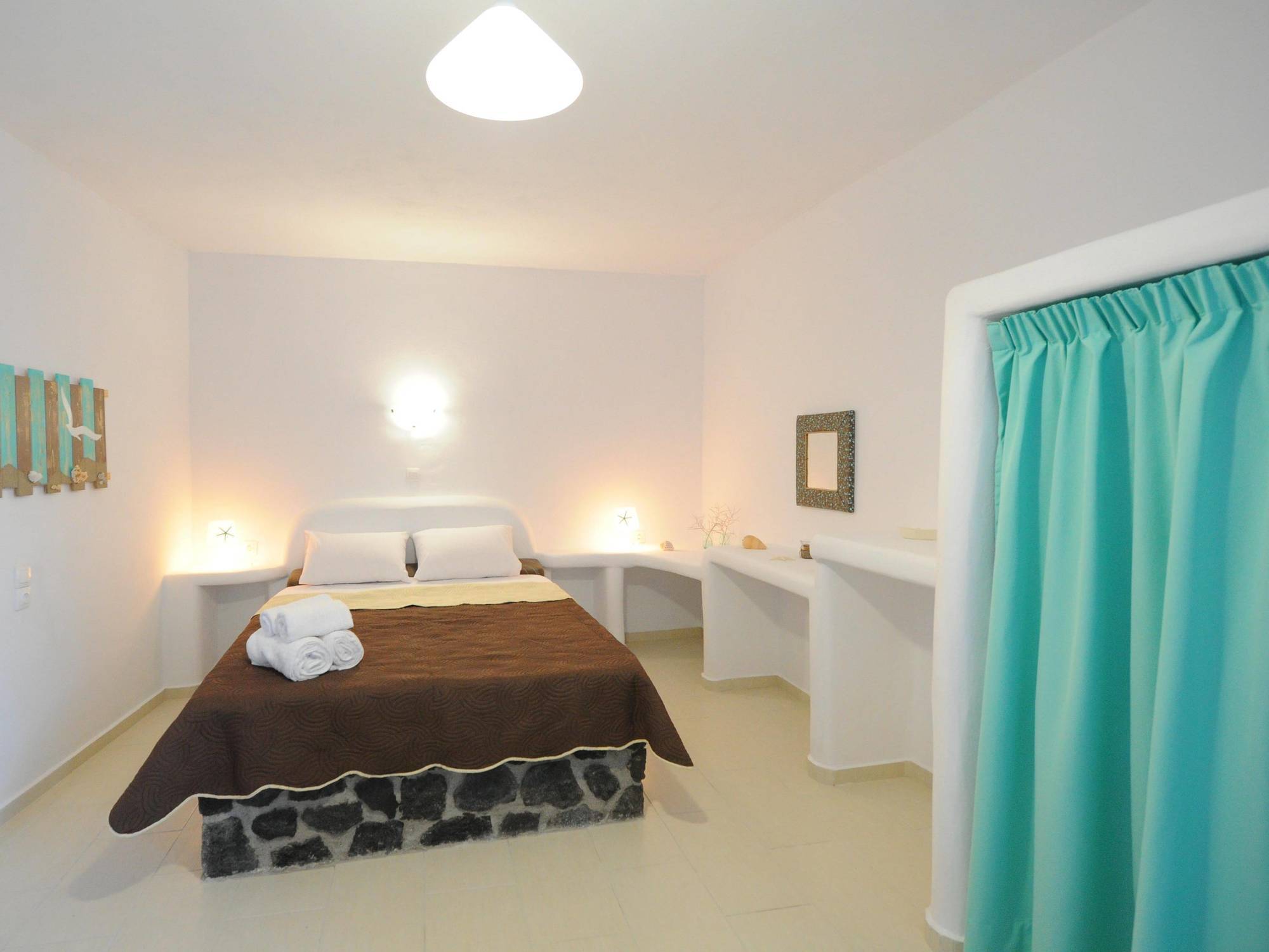 Manias Fira Residences Kültér fotó