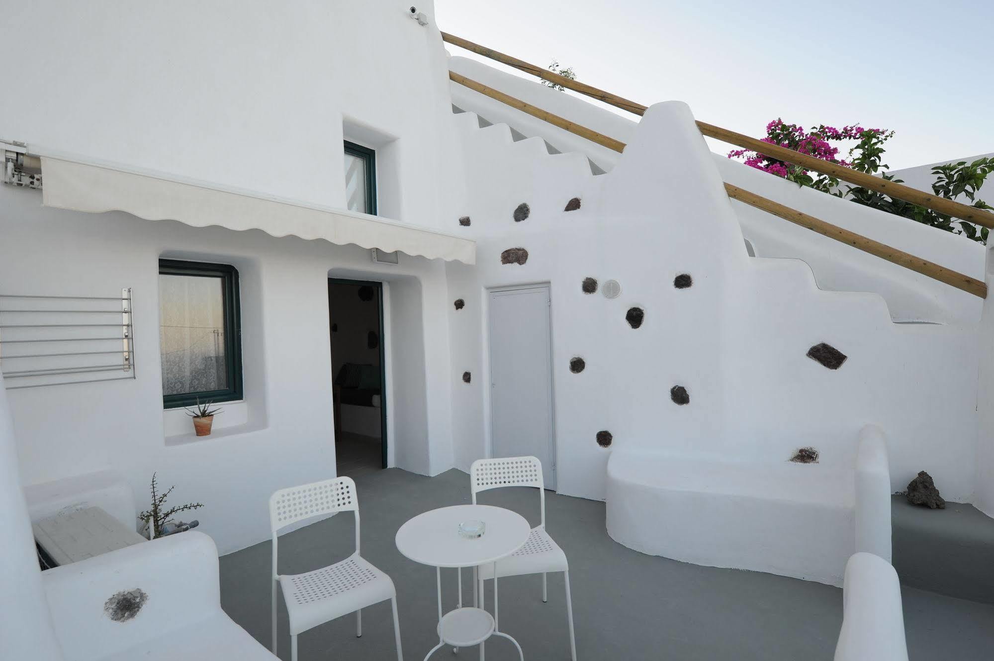Manias Fira Residences Kültér fotó